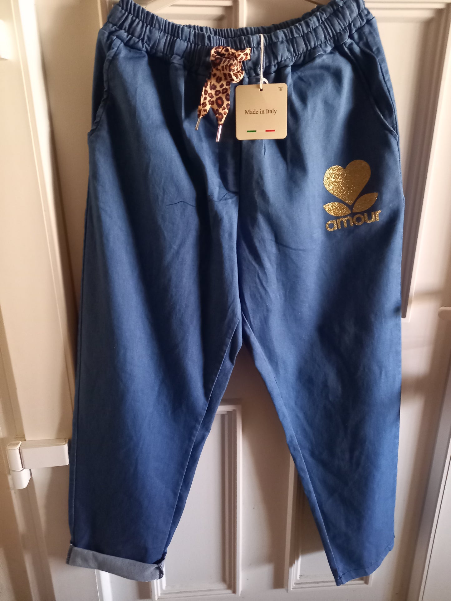 JEANS    ELASTIQUE BLEU    AVEC IMPRIME   AMOUR