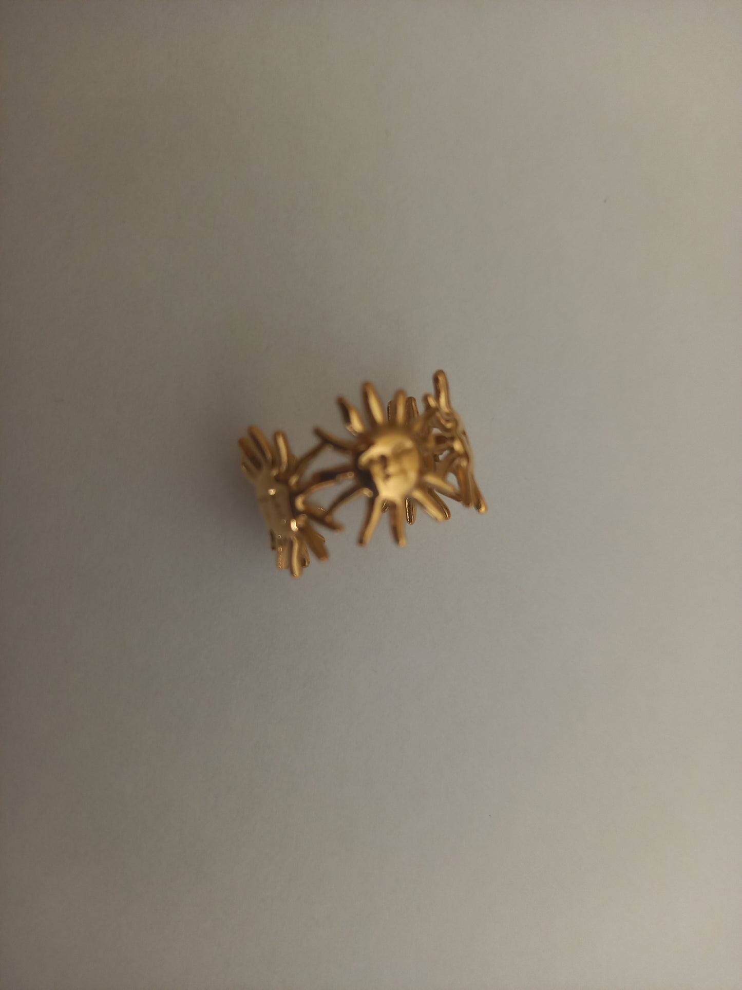 BAGUE SOLEIL DOREE  SCULPTEE  EN ACIER INOXYDABLE